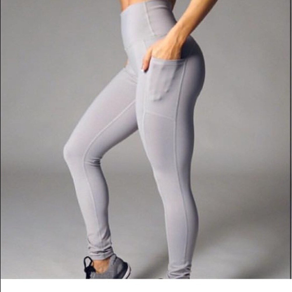 Buff bunny Luna Leggings in Stone